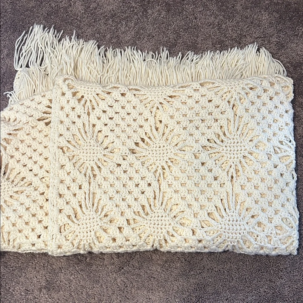 Primitive farmhouse style Peacock Alley white crocheted floral fringed blanket